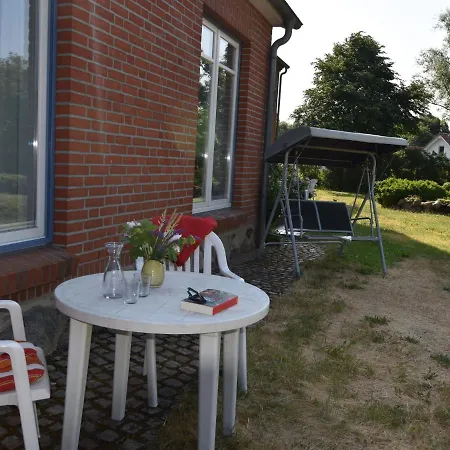 Apartment Spacious In Near The Sea *