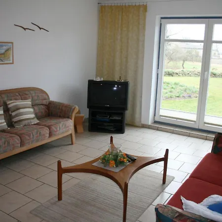 Spacious In Near The Sea Apartment
